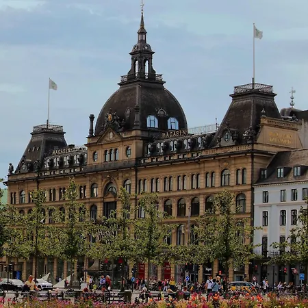 Lovely Overlooking King's Garden Copenhagen