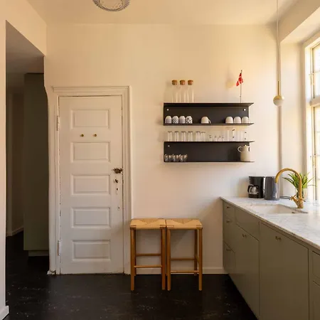Lovely Overlooking King's Garden Apartment Kopenhagen