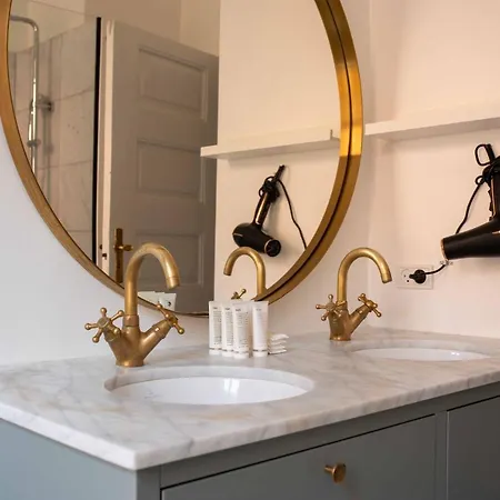 Lovely Overlooking King's Garden Apartment *