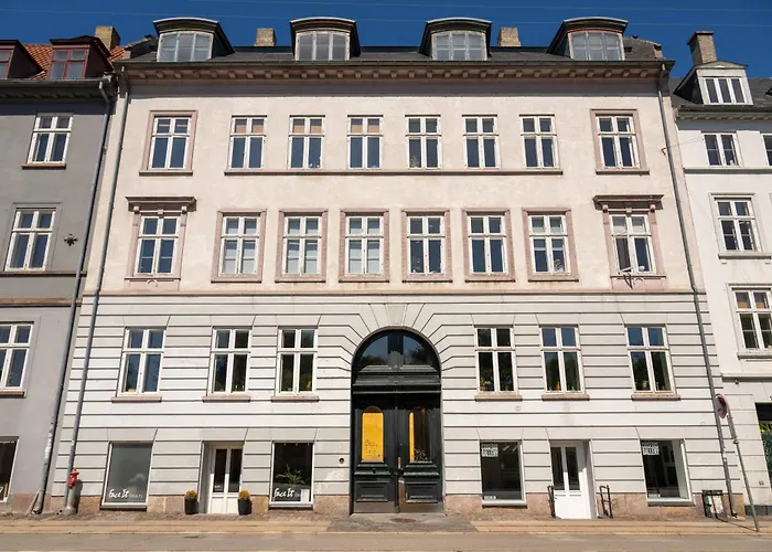 Apartment Lovely Overlooking King's Garden