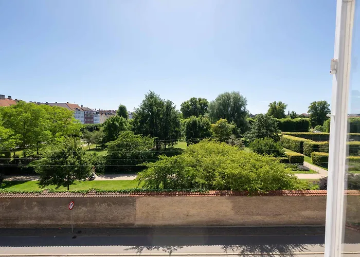 Lovely Overlooking King's Garden Appartement *