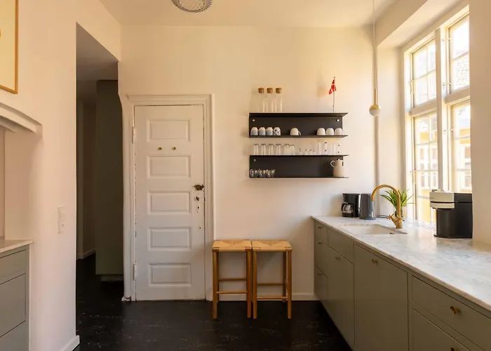 Lovely Overlooking King's Garden Appartement Kopenhagen