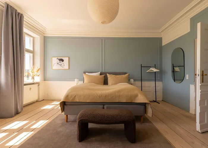 Lovely Overlooking King's Garden Appartement