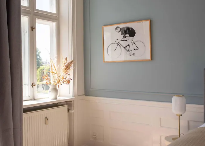 Lovely Overlooking King's Garden Appartement